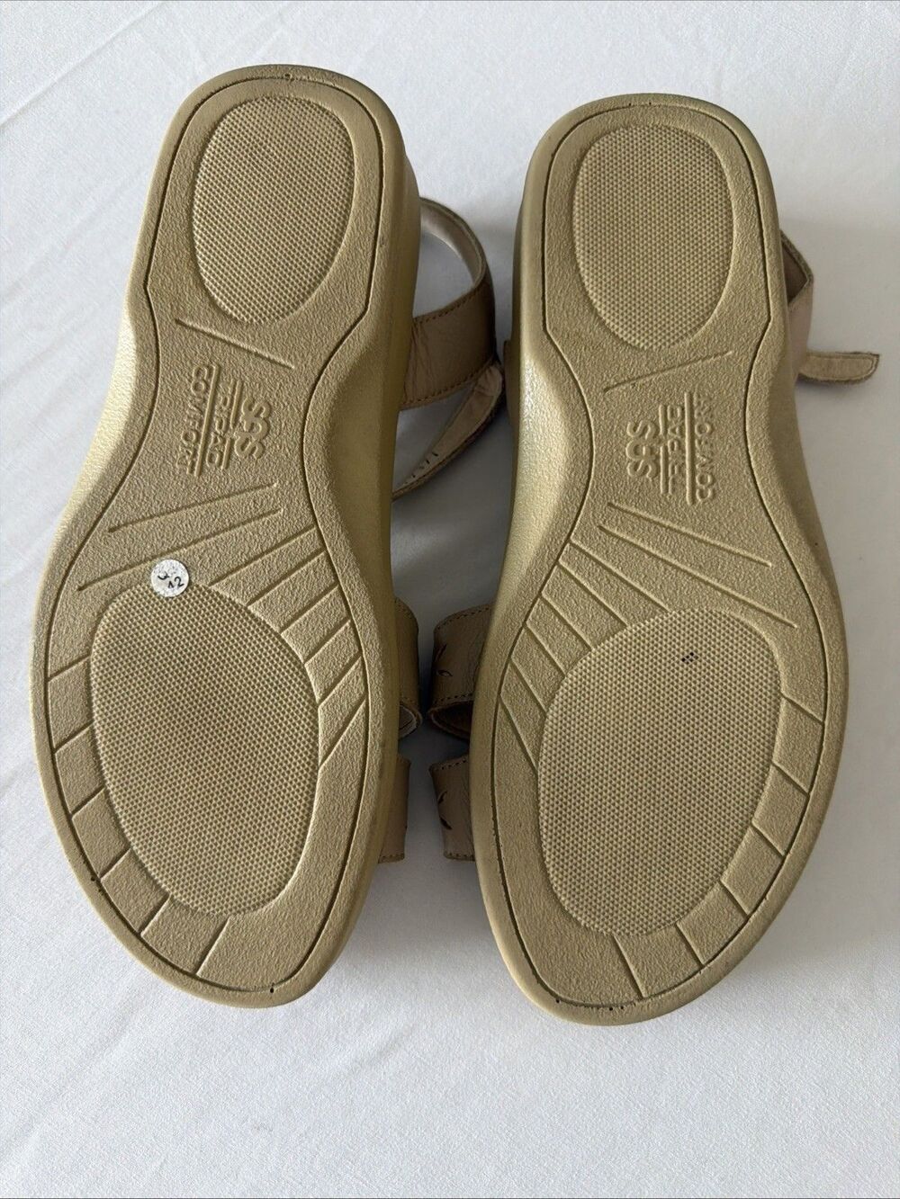 SAS Leather Comfort Sandals Womens Sz 9.5 W Wide Tan Adjustable Low Heel USA EUC - Picture 10 of 13